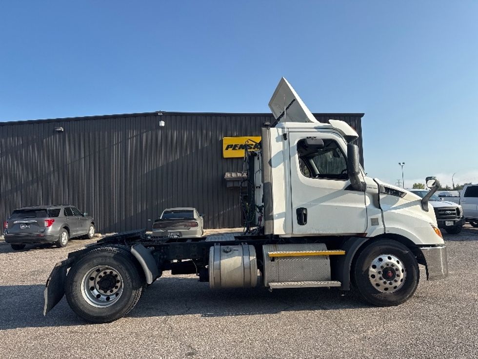 Day Cab Tractor-Heavy Duty Tractors-Freightliner-2020-T11642ST-Omaha-NE-188,580\n\t\tmiles-$ 51,750 - Image 8