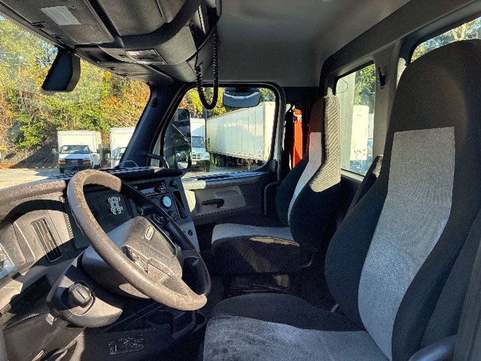 Day Cab Tractor-Heavy Duty Tractors-Freightliner-2020-T11642ST-Pensacola-FL-613,060\n\t\tmiles-$ 24,000 - Image 10