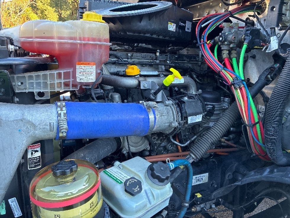 Day Cab Tractor-Heavy Duty Tractors-Freightliner-2020-T11642ST-Pensacola-FL-613,060\n\t\tmiles-$ 24,000 - Image 16