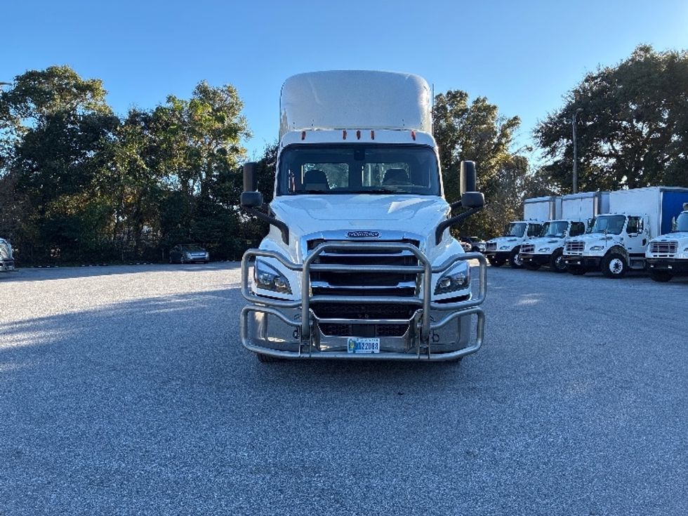 Day Cab Tractor-Heavy Duty Tractors-Freightliner-2020-T11642ST-Pensacola-FL-613,060\n\t\tmiles-$ 24,000 - Image 2