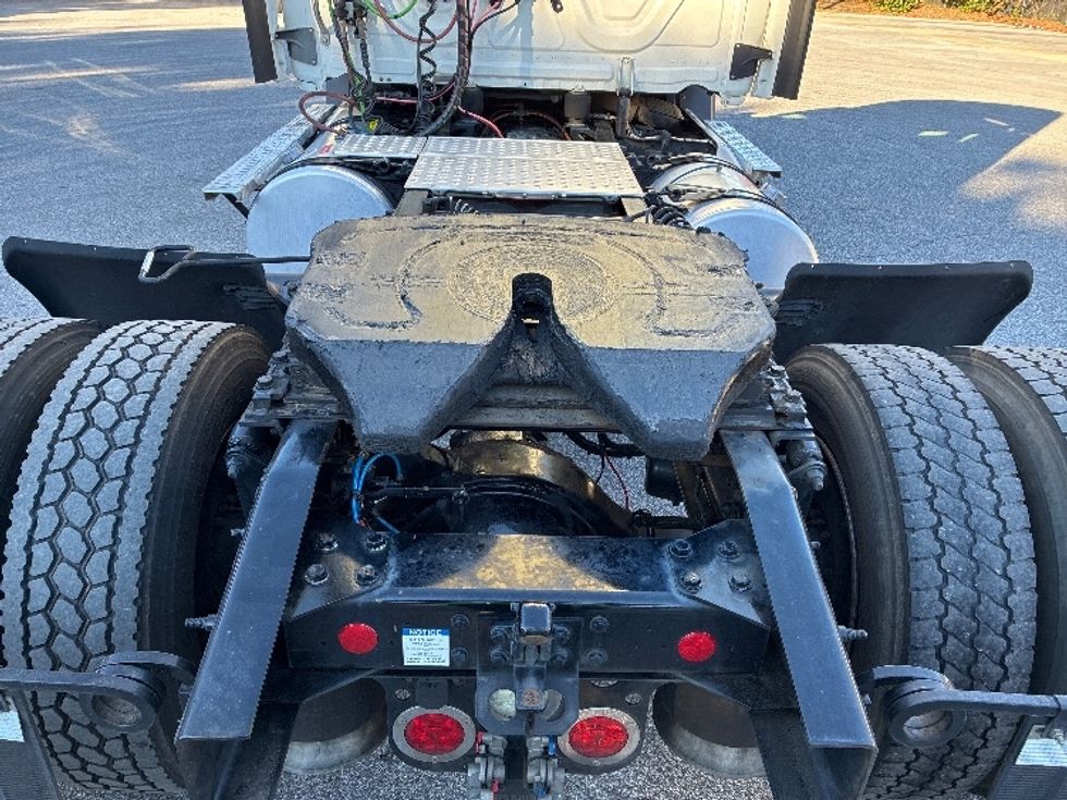 Day Cab Tractor-Heavy Duty Tractors-Freightliner-2020-T11642ST-Pensacola-FL-613,060\n\t\tmiles-$ 24,000 - Image 6