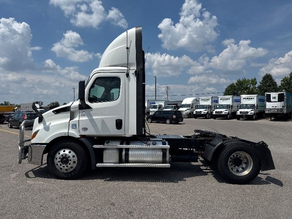 2020 Freightliner Cascadia 116" Day cab photo 4