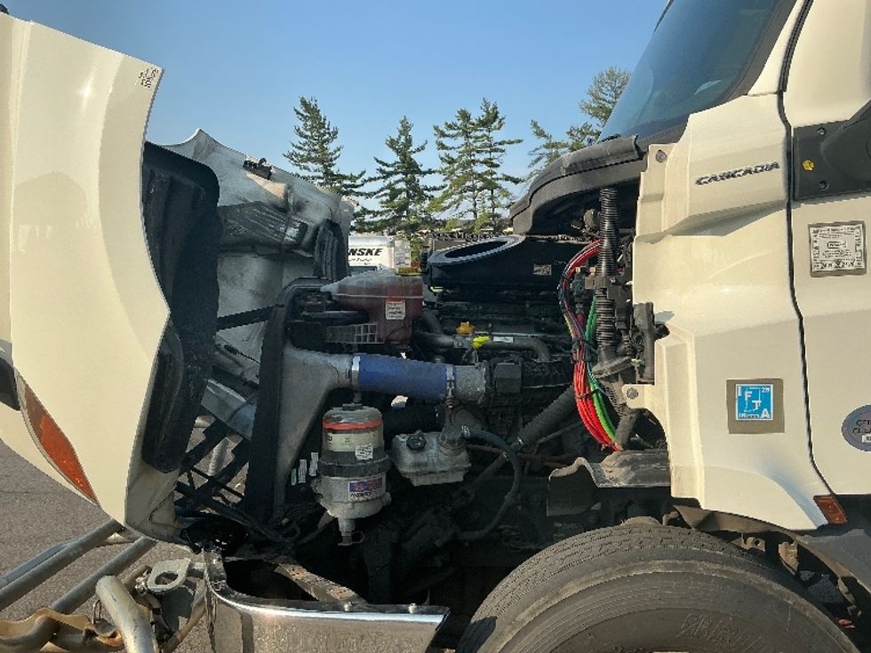 Day Cab Tractor-Heavy Duty Tractors-Freightliner-2020-T11642ST-Piqua-OH-579,879\n\t\tmiles-$ 26,000 - Image 16