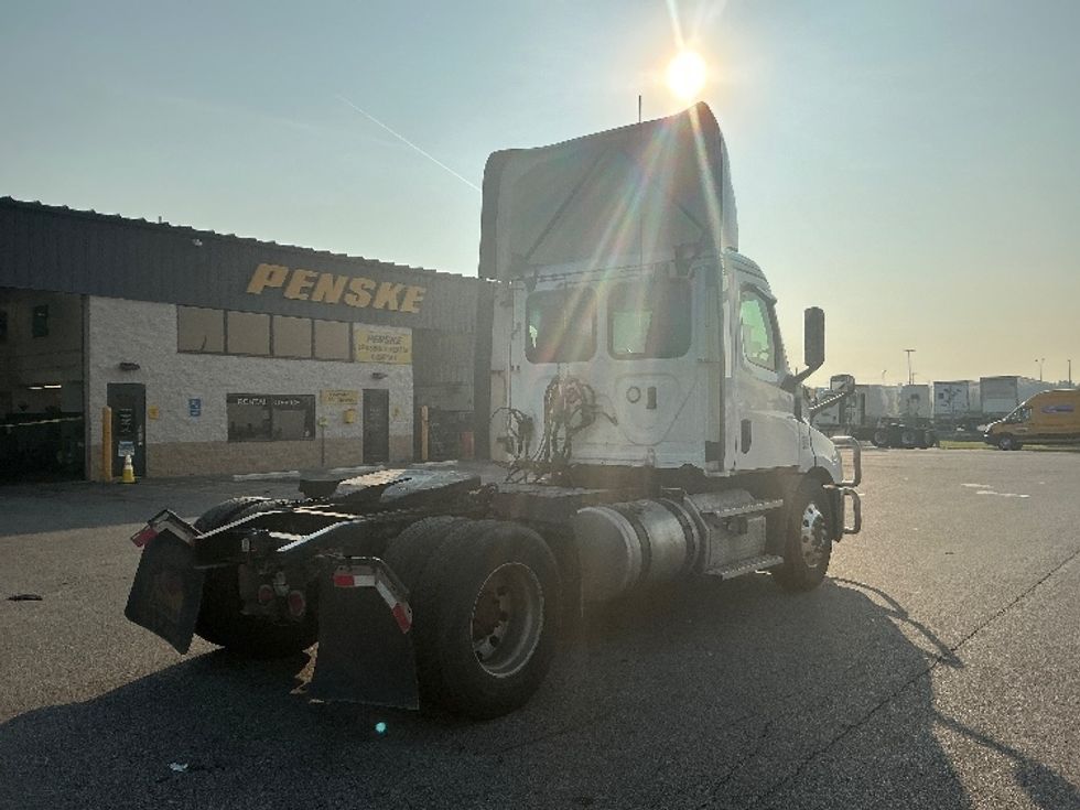 Day Cab Tractor-Heavy Duty Tractors-Freightliner-2020-T11642ST-Piqua-OH-579,879\n\t\tmiles-$ 26,000 - Image 7