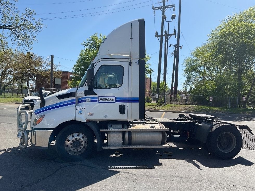 Day Cab Tractor-Heavy Duty Tractors-Freightliner-2020-T11642ST-Plymouth-MI-378,499\n\t\tmiles-$ 38,750 - Image 4