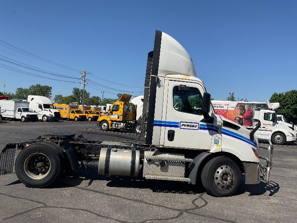 Day Cab Tractor-Heavy Duty Tractors-Freightliner-2020-T11642ST-Plymouth-MI-378,499\n\t\tmiles-$ 38,750 - Image 8
