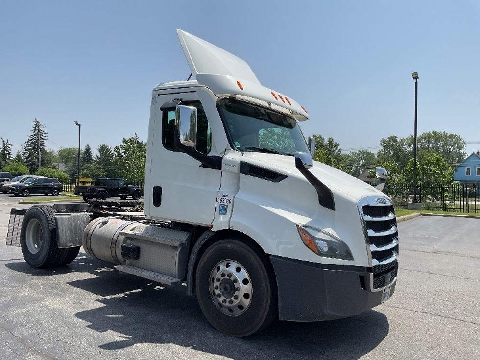 Day Cab Tractor-Heavy Duty Tractors-Freightliner-2020-T11642ST-Rochester-NY-259,459\n\t\tmiles-$ 45,000 - Image 1