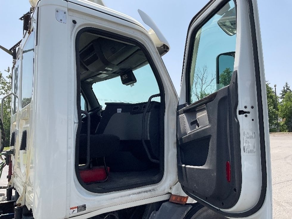 Day Cab Tractor-Heavy Duty Tractors-Freightliner-2020-T11642ST-Rochester-NY-259,459\n\t\tmiles-$ 45,000 - Image 12