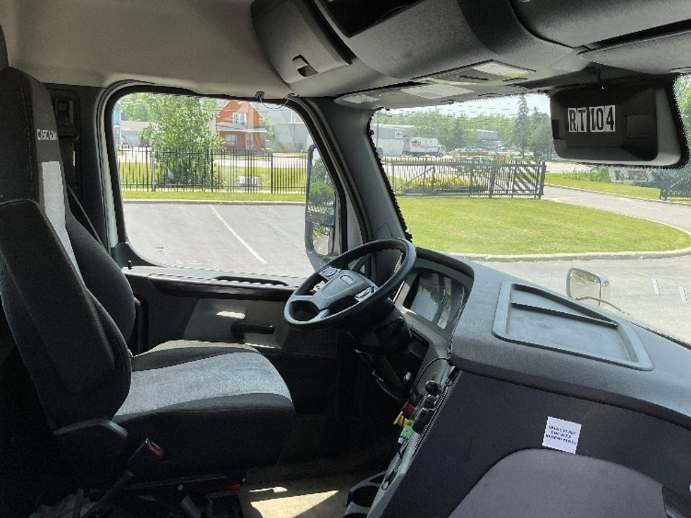 Day Cab Tractor-Heavy Duty Tractors-Freightliner-2020-T11642ST-Rochester-NY-259,459\n\t\tmiles-$ 45,000 - Image 14