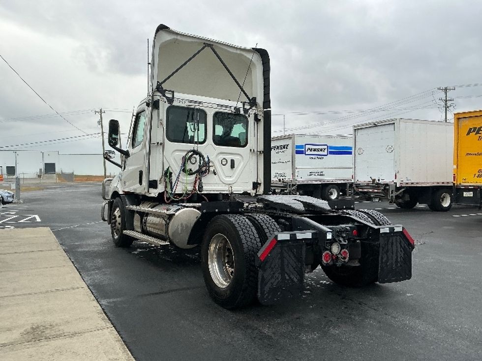 Day Cab Tractor-Heavy Duty Tractors-Freightliner-2020-T11642ST-Spartanburg-SC-392,224\n\t\tmiles-$ 40,750 - Image 5