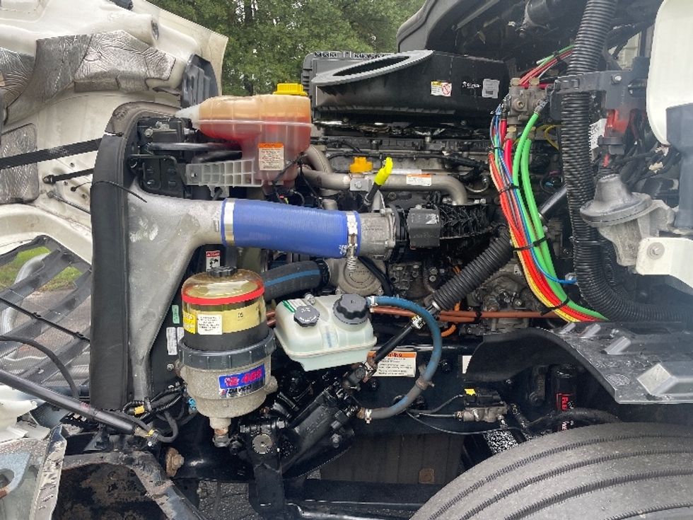 Day Cab Tractor-Heavy Duty Tractors-Freightliner-2020-T11642ST-Spartanburg-SC-449,000\n\t\tmiles-$ 40,000 - Image 16