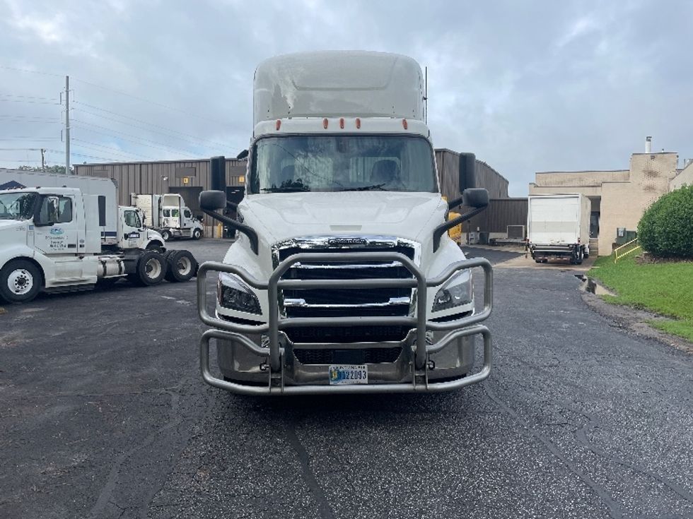 Day Cab Tractor-Heavy Duty Tractors-Freightliner-2020-T11642ST-Spartanburg-SC-449,000\n\t\tmiles-$ 40,000 - Image 2