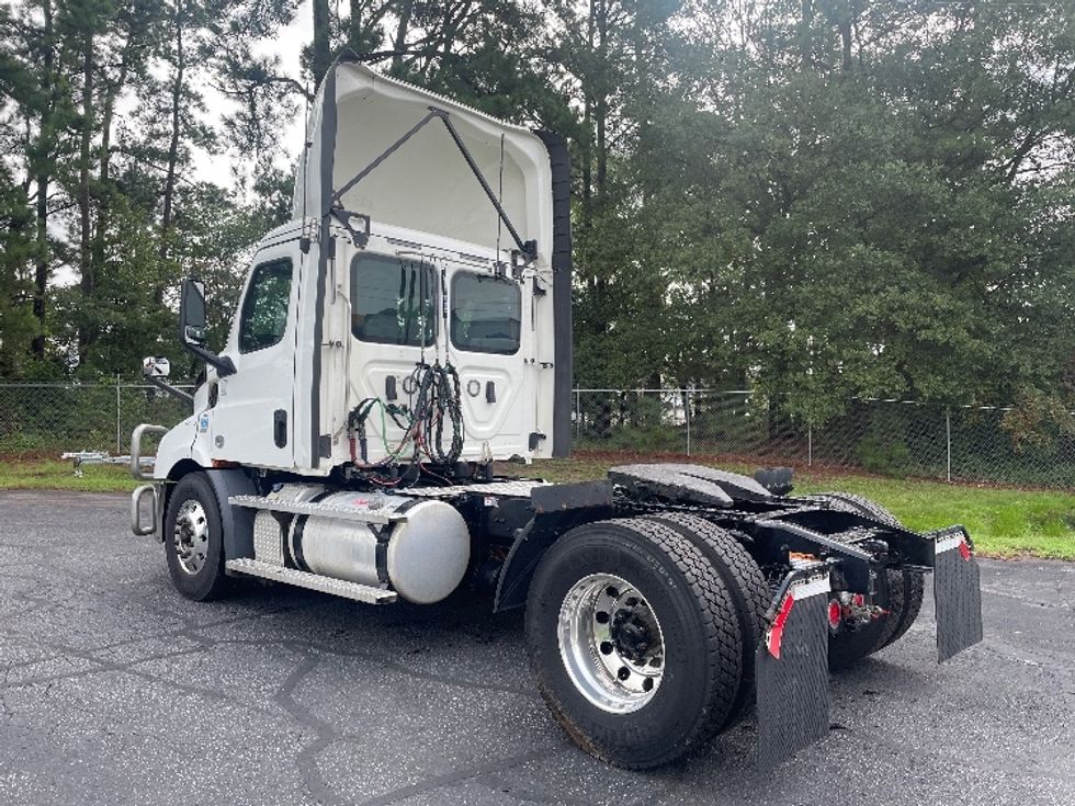 Day Cab Tractor-Heavy Duty Tractors-Freightliner-2020-T11642ST-Spartanburg-SC-449,000\n\t\tmiles-$ 40,000 - Image 5