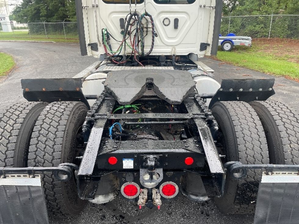 Day Cab Tractor-Heavy Duty Tractors-Freightliner-2020-T11642ST-Spartanburg-SC-449,000\n\t\tmiles-$ 40,000 - Image 6