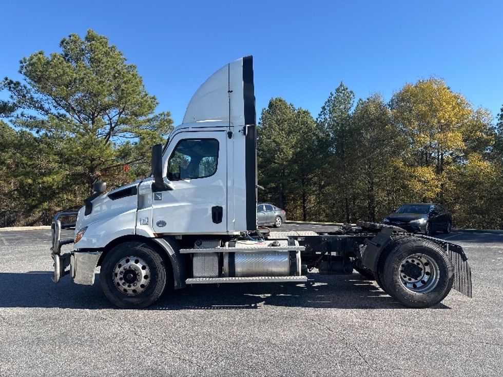 Day Cab Tractor-Heavy Duty Tractors-Freightliner-2020-T11642ST-Spartanburg-SC-471,572\n\t\tmiles-$ 35,250 - Image 4