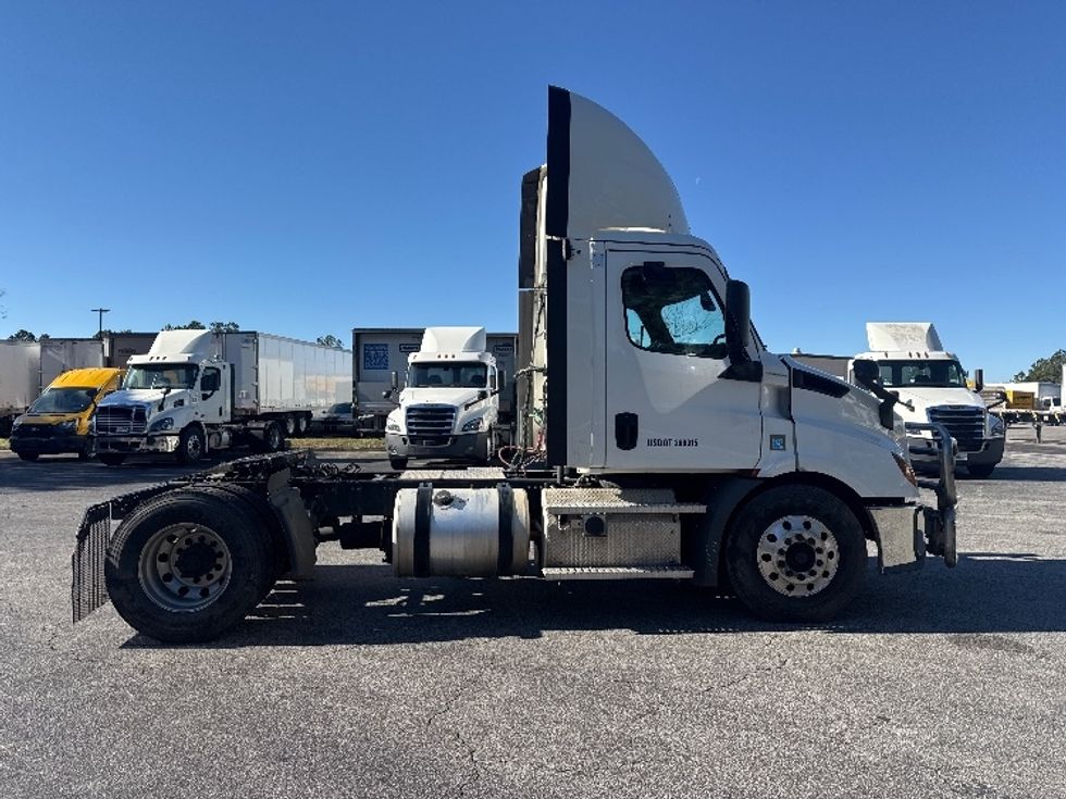 Day Cab Tractor-Heavy Duty Tractors-Freightliner-2020-T11642ST-Spartanburg-SC-471,572\n\t\tmiles-$ 35,250 - Image 8
