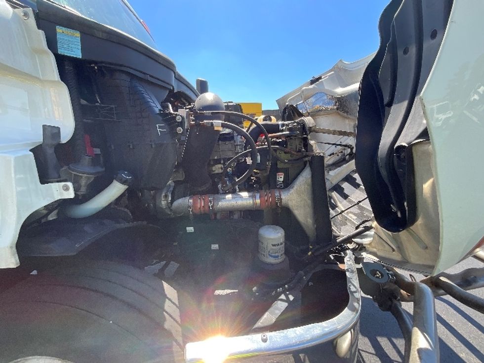 Day Cab Tractor-Heavy Duty Tractors-Freightliner-2020-T11642ST-Swedesboro-NJ-495,999\n\t\tmiles-$ 31,500 - Image 15
