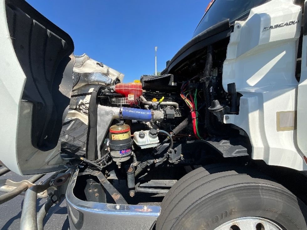 Day Cab Tractor-Heavy Duty Tractors-Freightliner-2020-T11642ST-Swedesboro-NJ-495,999\n\t\tmiles-$ 31,500 - Image 16