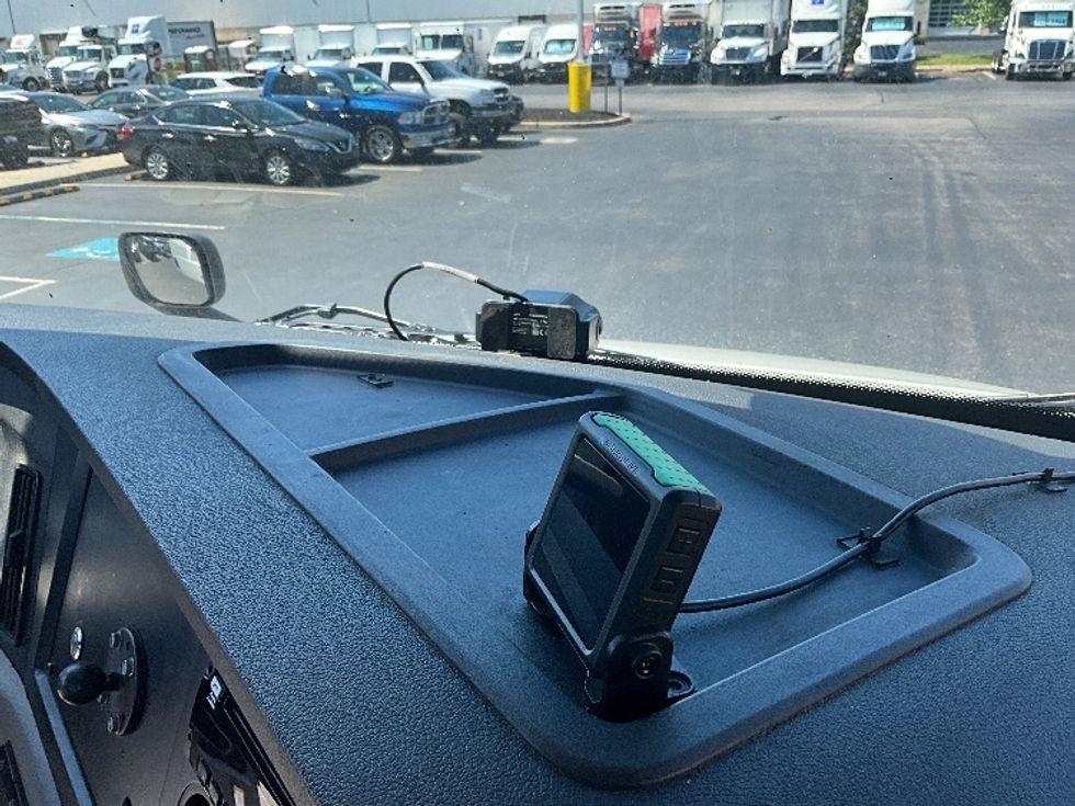 Day Cab Tractor-Heavy Duty Tractors-Freightliner-2020-T11642ST-Swedesboro-NJ-495,999\n\t\tmiles-$ 31,500 - Image 18