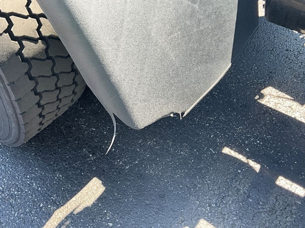 Day Cab Tractor-Heavy Duty Tractors-Freightliner-2020-T11642ST-Swedesboro-NJ-495,999\n\t\tmiles-$ 31,500 - Image 21