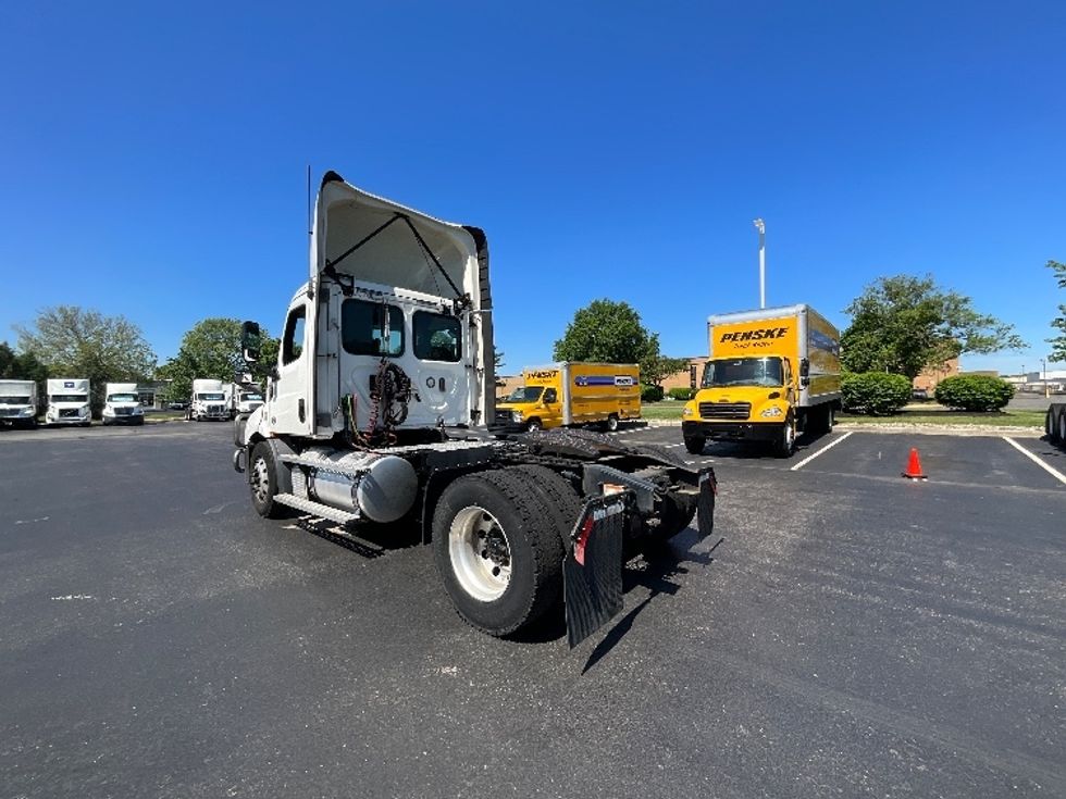 Day Cab Tractor-Heavy Duty Tractors-Freightliner-2020-T11642ST-Swedesboro-NJ-495,999\n\t\tmiles-$ 31,500 - Image 5