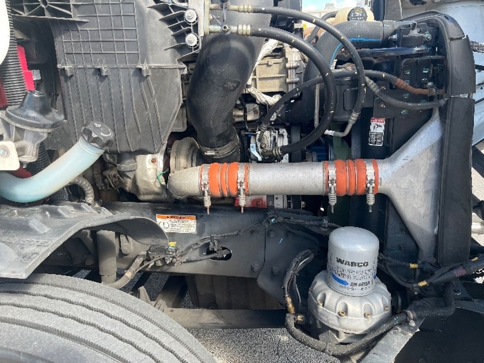 Day Cab Tractor-Heavy Duty Tractors-Freightliner-2020-T11642ST-Tampa-FL-528,366\n\t\tmiles-$ 30,750 - Image 15