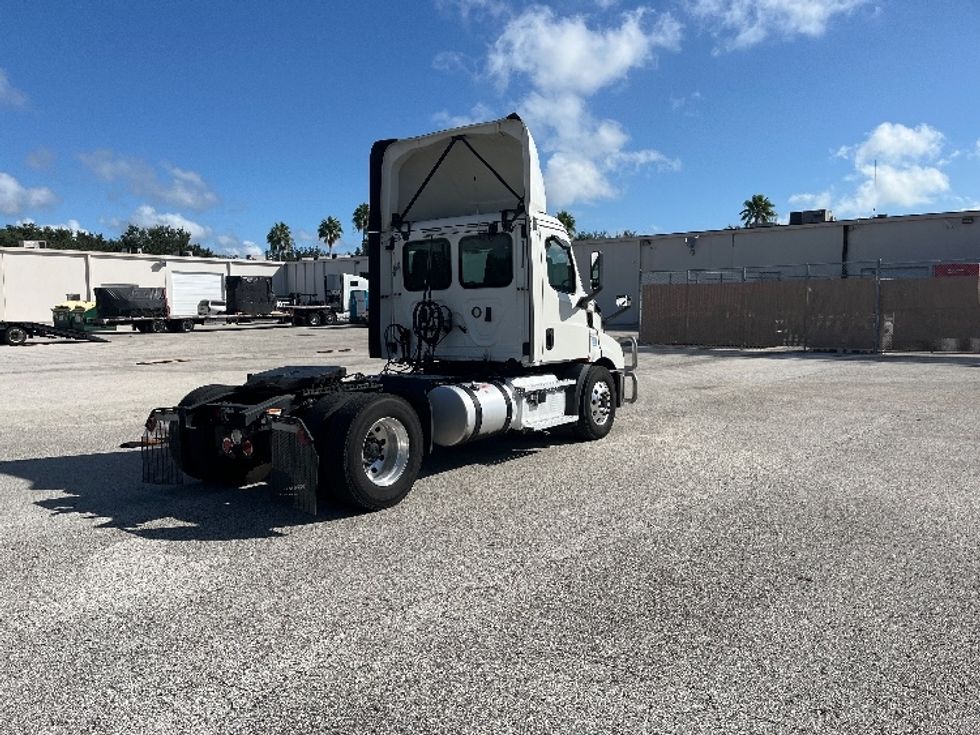 Day Cab Tractor-Heavy Duty Tractors-Freightliner-2020-T11642ST-Tampa-FL-528,366\n\t\tmiles-$ 30,750 - Image 7