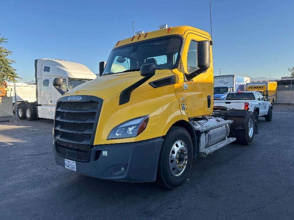 Day Cab Tractor-Heavy Duty Tractors-Freightliner-2020-T11642ST-Torrance-CA-402,341\n\t\tmiles-$ 36,500 - Image 3