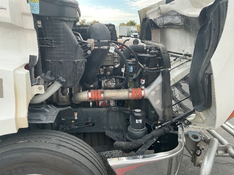 Day Cab Tractor-Heavy Duty Tractors-Freightliner-2020-T11642ST-Tulsa-OK-703,113\n\t\tmiles-$ 24,000 - Image 15