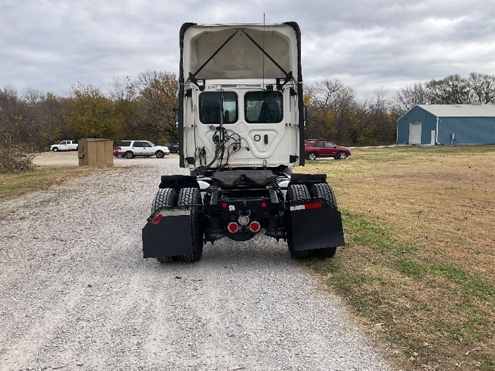 Day Cab Tractor-Heavy Duty Tractors-Freightliner-2020-T11642ST-Tulsa-OK-703,113\n\t\tmiles-$ 24,000 - Image 6