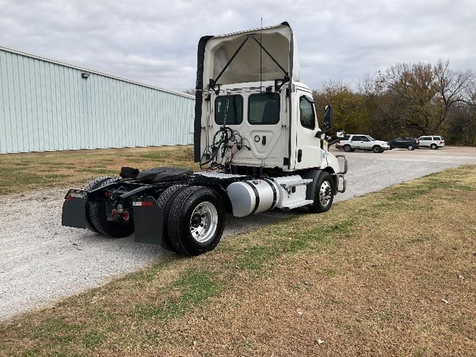 Day Cab Tractor-Heavy Duty Tractors-Freightliner-2020-T11642ST-Tulsa-OK-703,113\n\t\tmiles-$ 24,000 - Image 7