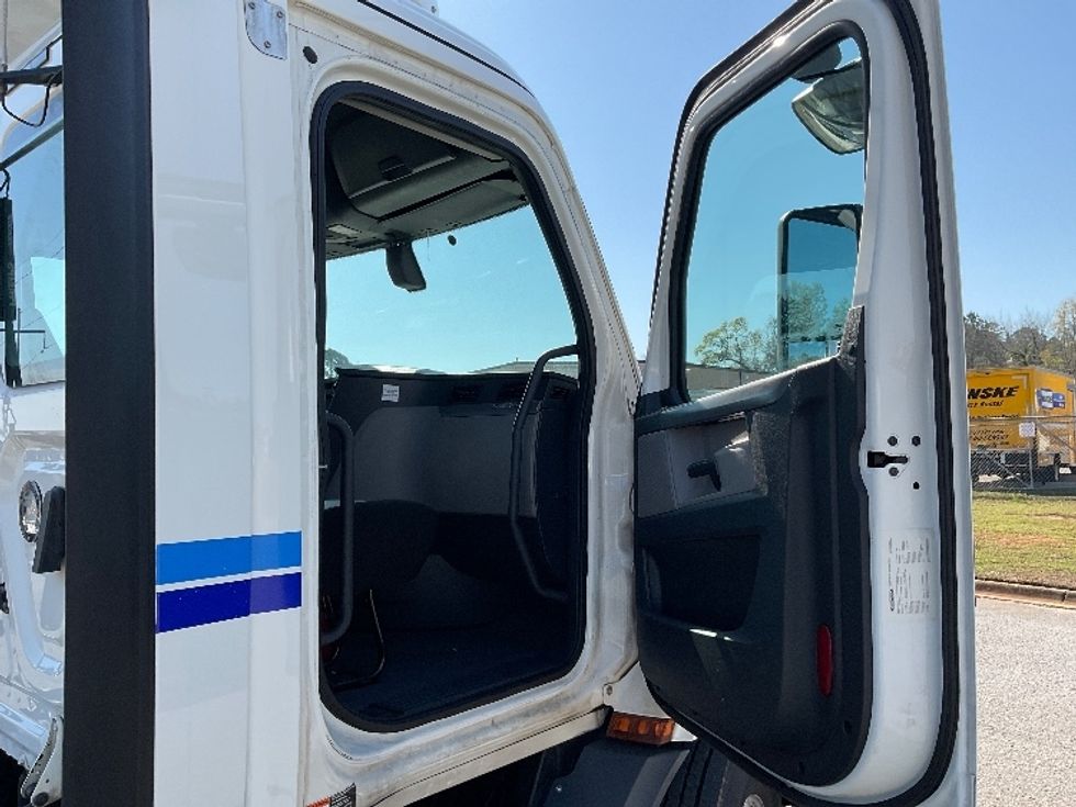 Day Cab Tractor-Heavy Duty Tractors-Freightliner-2020-T11642ST-Tuscaloosa-AL-671,372\n\t\tmiles-$ 20,750 - Image 12