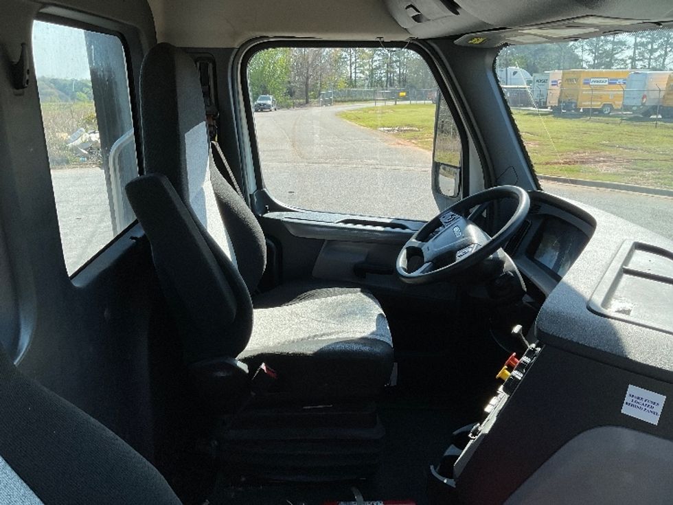 Day Cab Tractor-Heavy Duty Tractors-Freightliner-2020-T11642ST-Tuscaloosa-AL-671,372\n\t\tmiles-$ 20,750 - Image 14