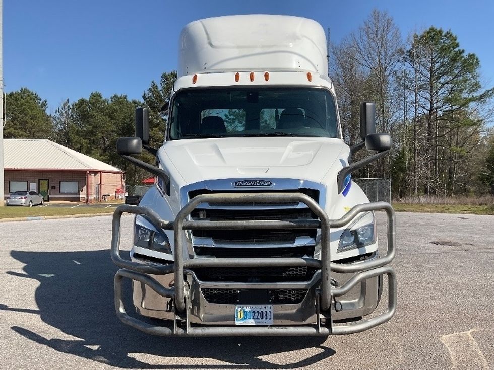 Day Cab Tractor-Heavy Duty Tractors-Freightliner-2020-T11642ST-Tuscaloosa-AL-671,372\n\t\tmiles-$ 20,750 - Image 2