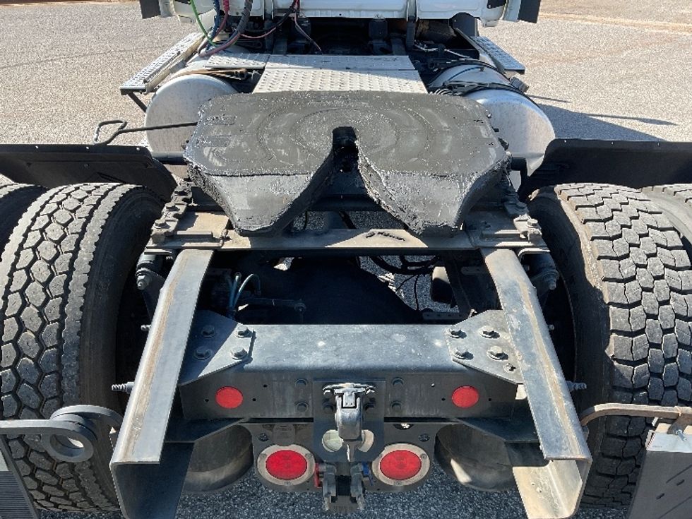 Day Cab Tractor-Heavy Duty Tractors-Freightliner-2020-T11642ST-Tuscaloosa-AL-671,372\n\t\tmiles-$ 20,750 - Image 6