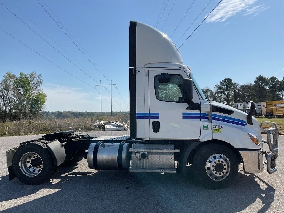 Day Cab Tractor-Heavy Duty Tractors-Freightliner-2020-T11642ST-Tuscaloosa-AL-671,372\n\t\tmiles-$ 20,750 - Image 8