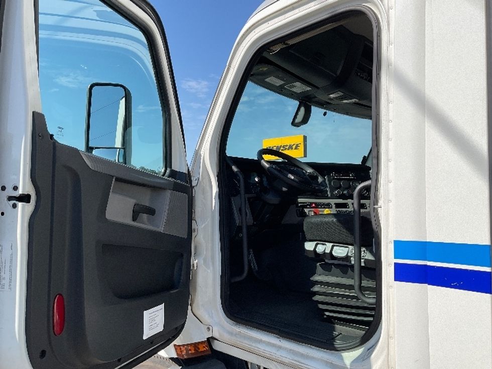 Day Cab Tractor-Heavy Duty Tractors-Freightliner-2020-T11642ST-Tuscaloosa-AL-671,372\n\t\tmiles-$ 20,750 - Image 9