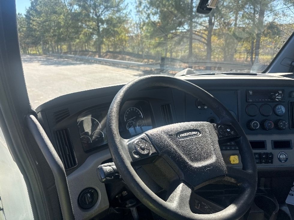 Day Cab Tractor-Heavy Duty Tractors-Freightliner-2020-T11642ST-West Columbia-SC-490,412\n\t\tmiles-$ 33,750 - Image 10