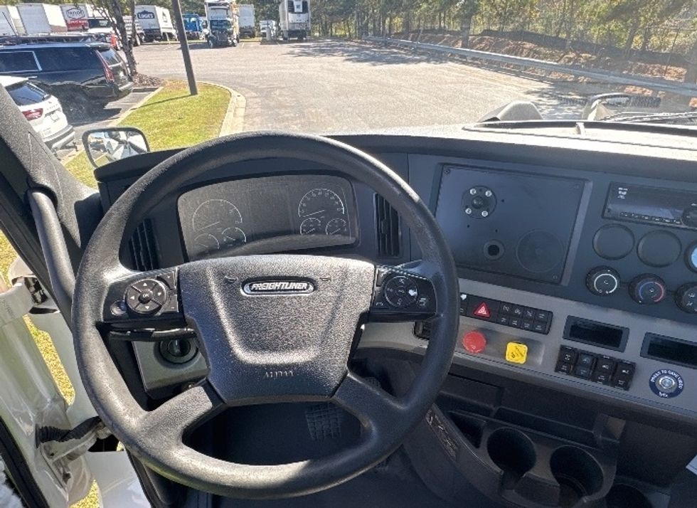 Day Cab Tractor-Heavy Duty Tractors-Freightliner-2020-T11642ST-West Columbia-SC-490,412\n\t\tmiles-$ 33,750 - Image 11