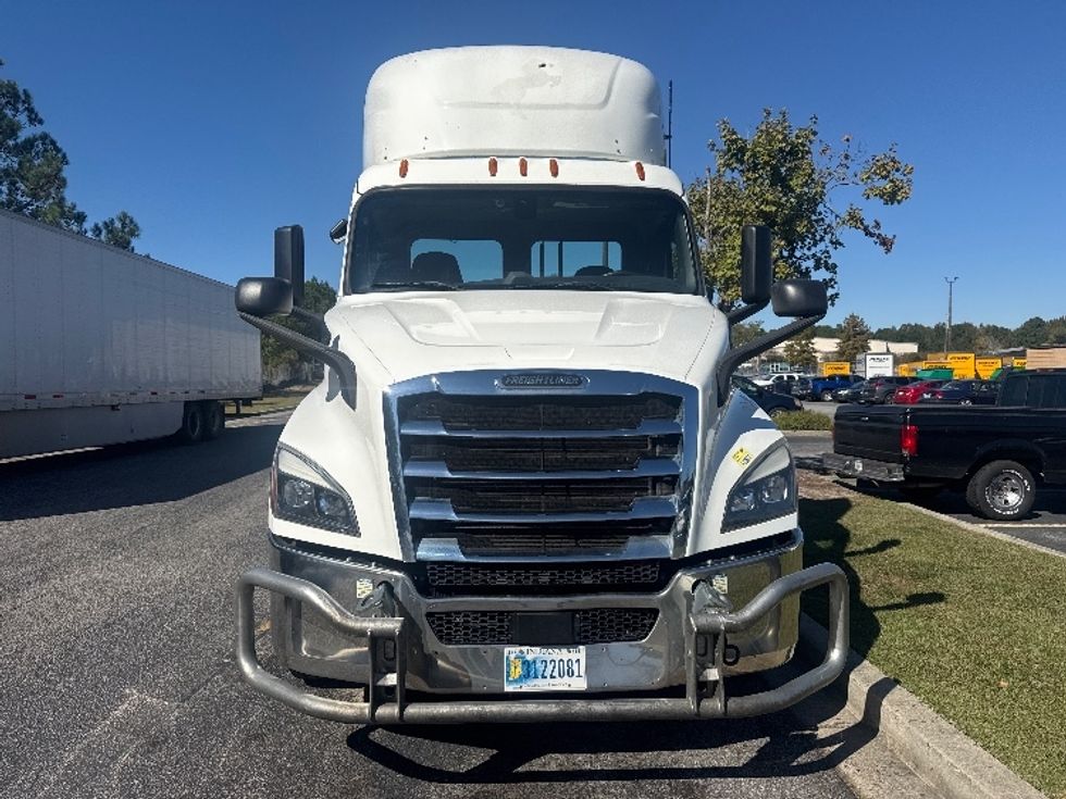 Day Cab Tractor-Heavy Duty Tractors-Freightliner-2020-T11642ST-West Columbia-SC-490,412\n\t\tmiles-$ 33,750 - Image 2