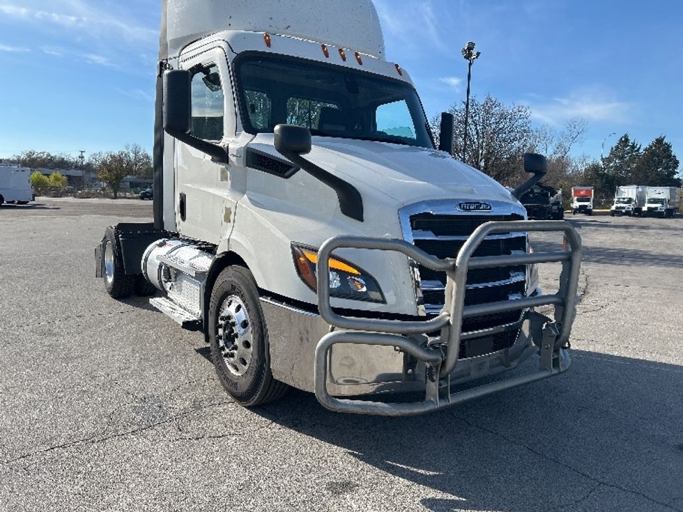 Day Cab Tractor-Heavy Duty Tractors-Freightliner-2020-T11642ST-West Columbia-SC-537,372\n\t\tmiles-$ 30,000 - Image 1