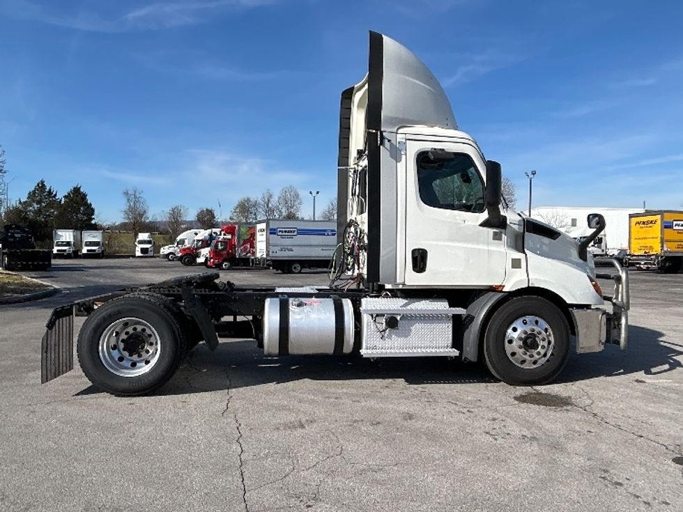 Day Cab Tractor-Heavy Duty Tractors-Freightliner-2020-T11642ST-West Columbia-SC-537,372\n\t\tmiles-$ 30,000 - Image 8