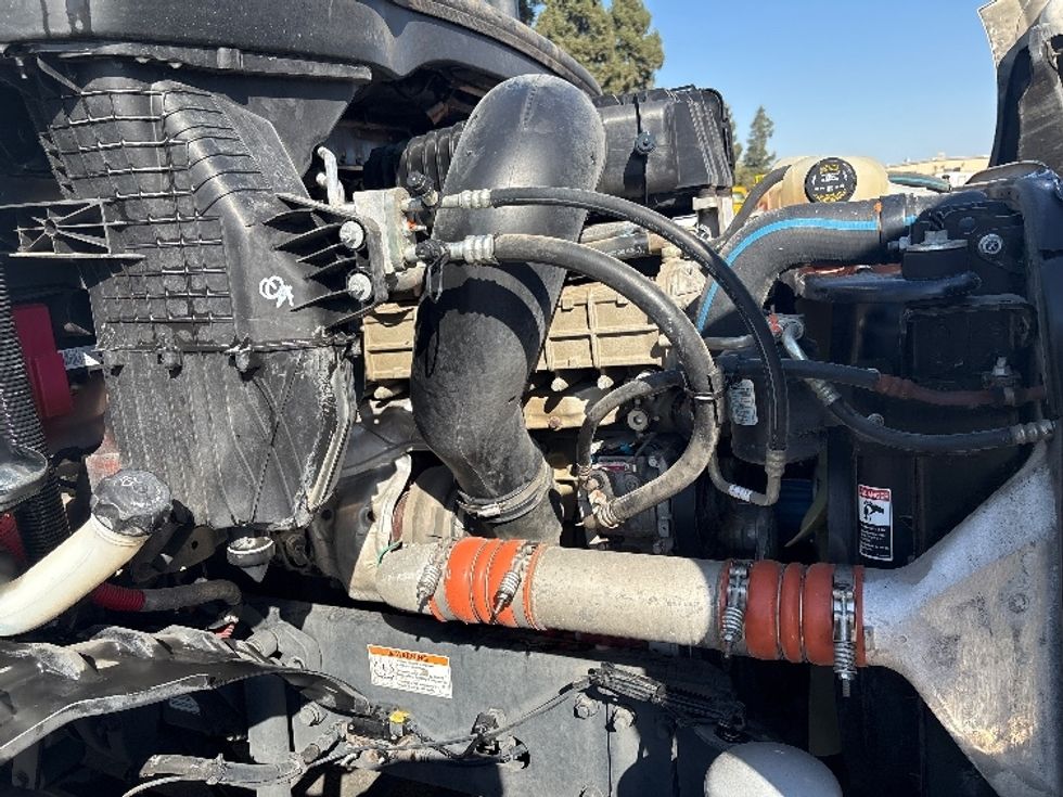 Day Cab Tractor-Heavy Duty Tractors-Freightliner-2020-T11642ST-West Sacramento-CA-440,457\n\t\tmiles-$ 44,250 - Image 15