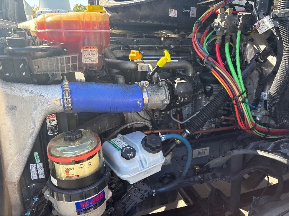 Day Cab Tractor-Heavy Duty Tractors-Freightliner-2020-T11642ST-West Sacramento-CA-440,457\n\t\tmiles-$ 44,250 - Image 16