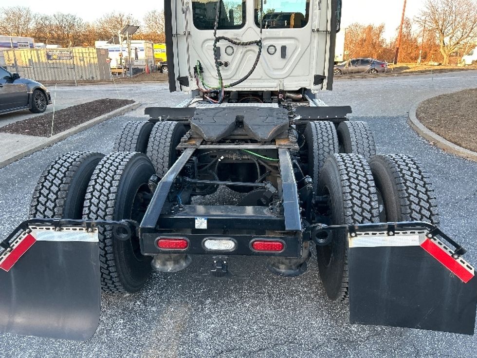 Day Cab Tractor-Heavy Duty Tractors-Freightliner-2020-T11662ST-Albany-NY-627,383\n\t\tmiles-$ 30,500 - Image 6