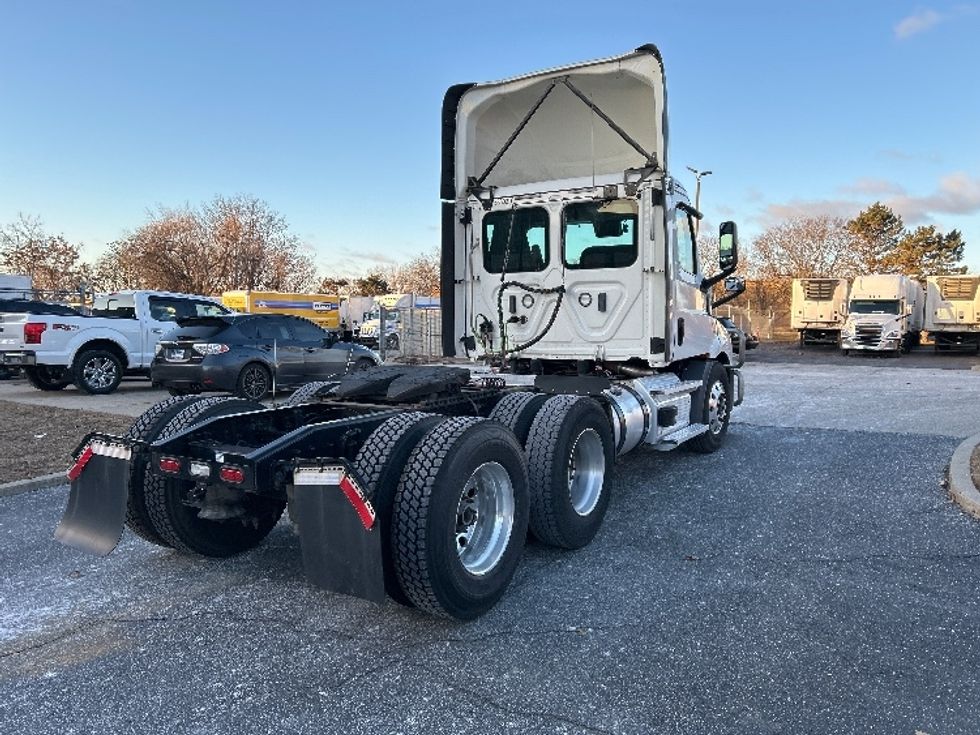 Day Cab Tractor-Heavy Duty Tractors-Freightliner-2020-T11662ST-Albany-NY-627,383\n\t\tmiles-$ 30,500 - Image 7