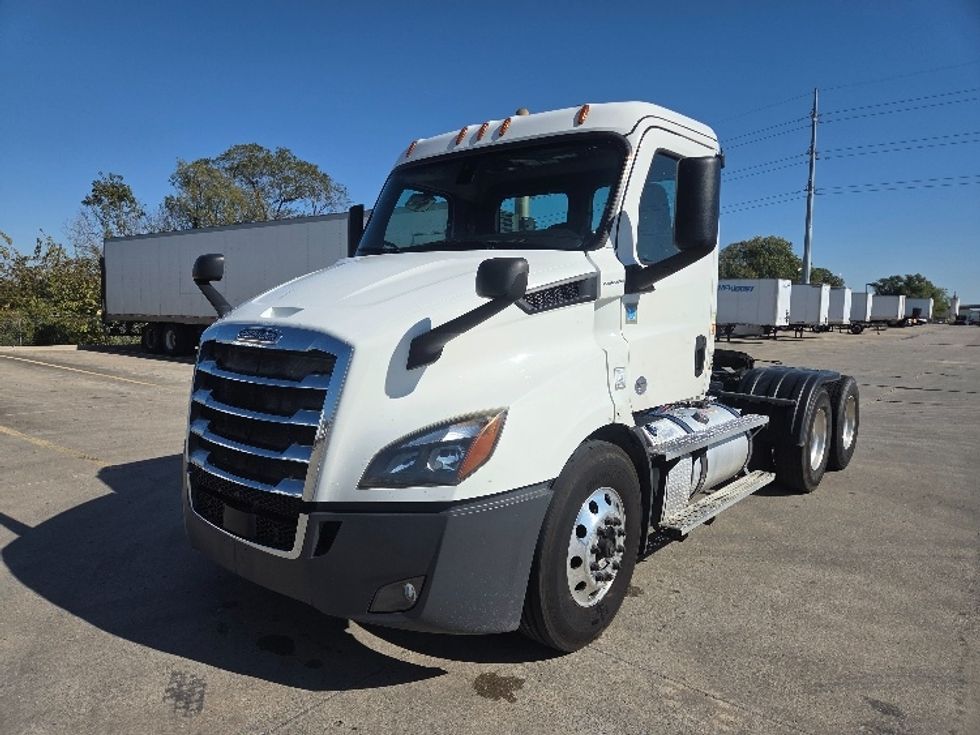 Day Cab Tractor-Heavy Duty Tractors-Freightliner-2020-T11662ST-Dallas-TX-615,108\n\t\tmiles-$ 30,500 - Image 1
