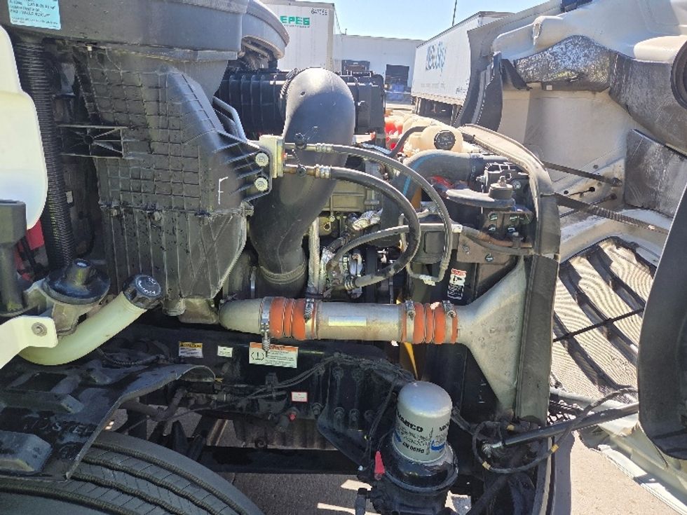 Day Cab Tractor-Heavy Duty Tractors-Freightliner-2020-T11662ST-Dallas-TX-615,108\n\t\tmiles-$ 30,500 - Image 15