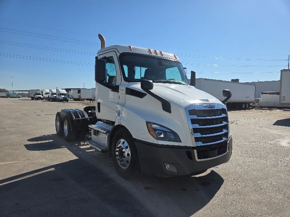 Day Cab Tractor-Heavy Duty Tractors-Freightliner-2020-T11662ST-Dallas-TX-615,108\n\t\tmiles-$ 30,500 - Image 3
