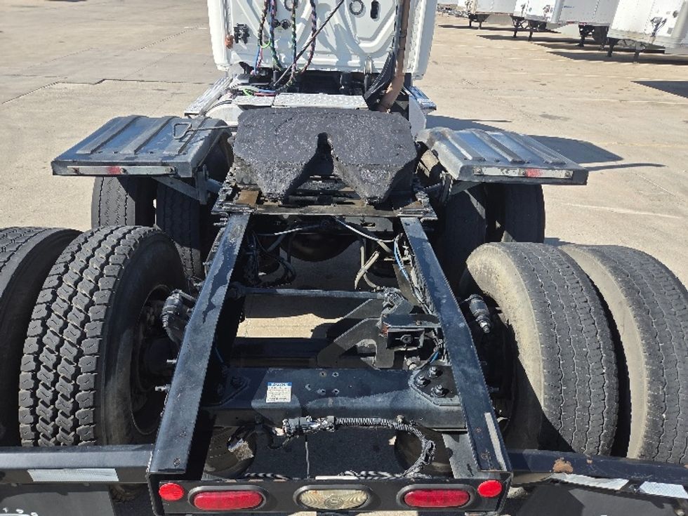 Day Cab Tractor-Heavy Duty Tractors-Freightliner-2020-T11662ST-Dallas-TX-615,108\n\t\tmiles-$ 30,500 - Image 6